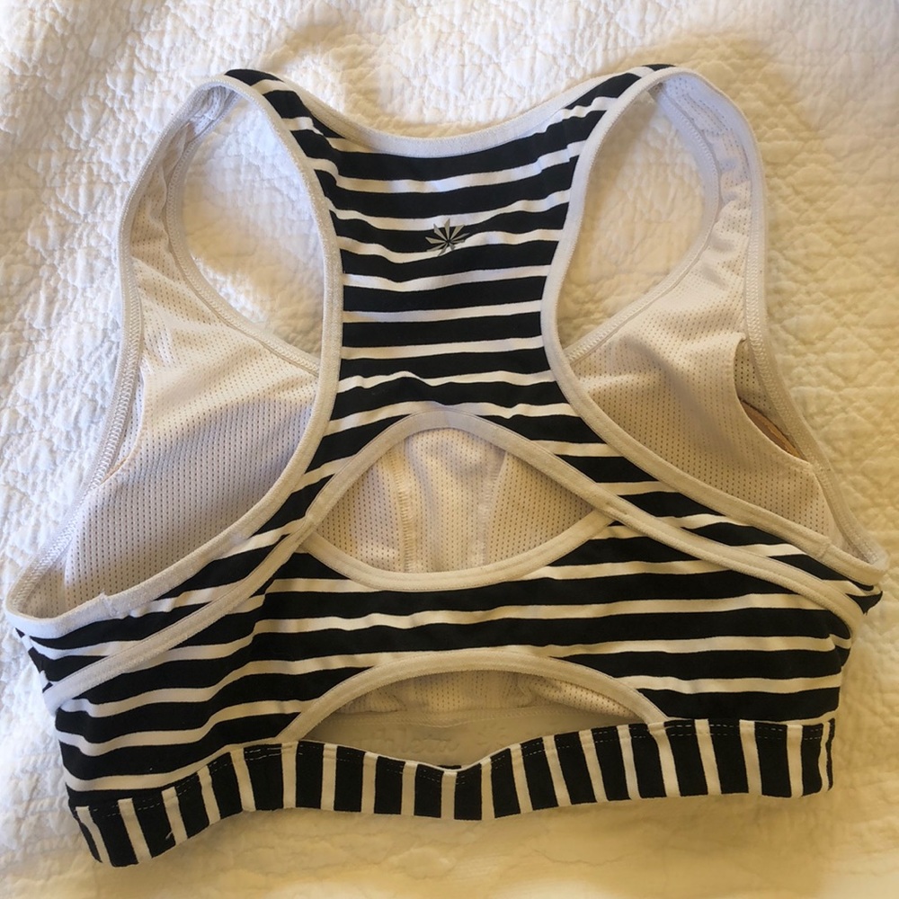 Athleta Sports Bra Size small - Picture 3 of 4